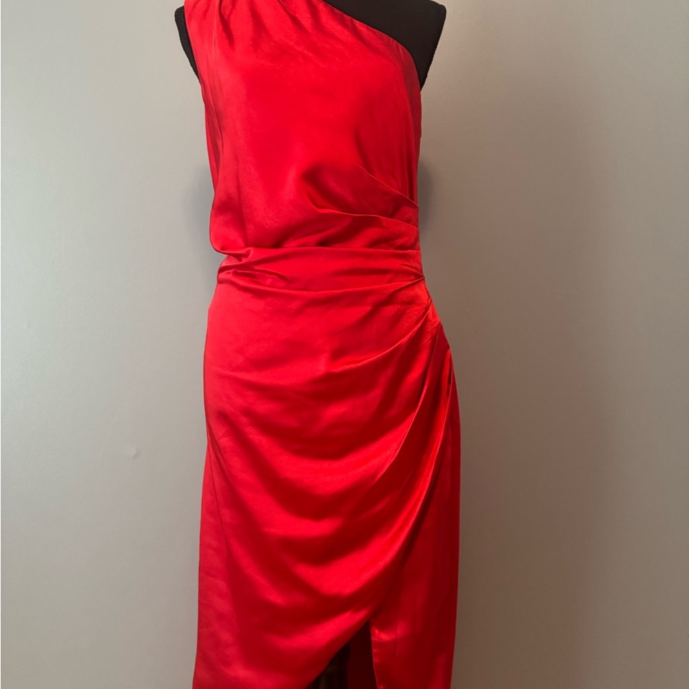 Elliatt Vibrant Red One-Shoulder Dress